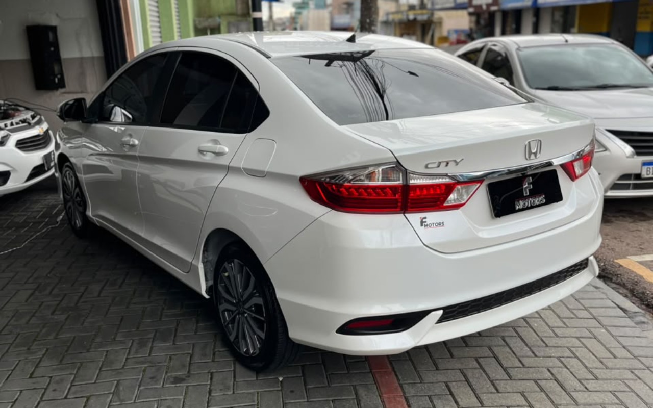 imagem-https://www.socarrao.com.br/sc-vehicle-images-prod/3759345/1789067346200-SU1HLTIwMjYwOTEwLVdBMDAwNi5qcGc.jpg