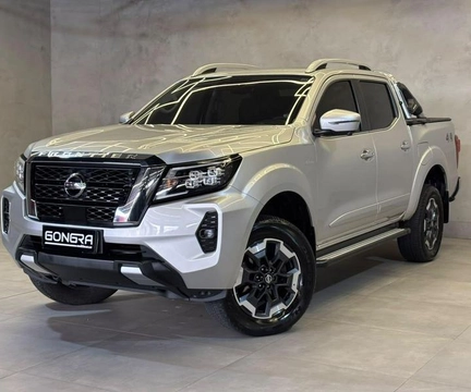 Nissan Frontier 2023 Prata — foto 1 de 3