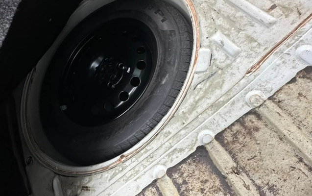 imagem-https://www.socarrao.com.br/sc-vehicle-images-prod/3759578/1789068161198-ZWMwNTk1NGEtYWE0Ny00OTljLTgwNTYtY2Y0YWQ5ODNmNTc4LmpwZw.jpg