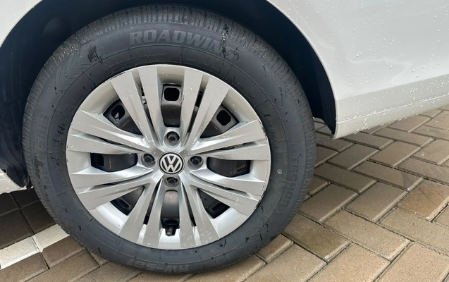 imagem-https://www.socarrao.com.br/sc-vehicle-images-prod/3759578/1789068161337-NDk5NmM2MjYtNDBjNy00YjhiLTkzZTktOGZkNWJkOTk2ZGE0LmpwZw.jpg
