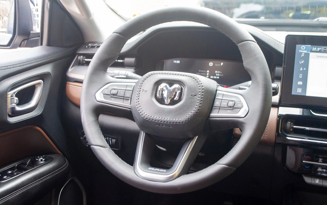 imagem-https://www.socarrao.com.br/sc-vehicle-images-prod/3759745/1789068538520-7c47d287214c48ff9de6000b7e45e1c3_1789068152005.jpg