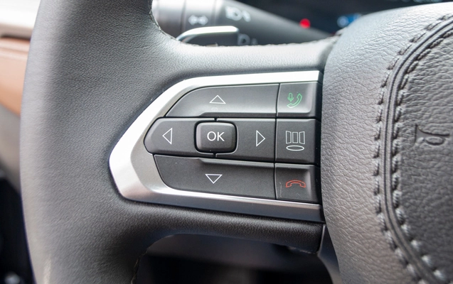 imagem-https://www.socarrao.com.br/sc-vehicle-images-prod/3759745/1789068538521-00cb0e70e83c41ce9a19d54706f73dba_1789068152008.jpg
