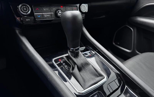 imagem-https://www.socarrao.com.br/sc-vehicle-images-prod/3759833/1790028071619-8457100_12_B_03fdd64d45.jpeg