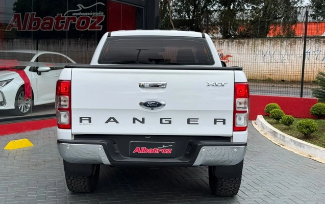 imagem-https://www.socarrao.com.br/sc-vehicle-images-prod/3759955/1789069145569-8_060206.jpg