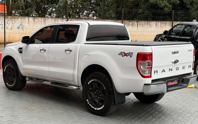imagem-https://www.socarrao.com.br/sc-vehicle-images-prod/3759955/1789069145571-9_060206.jpg