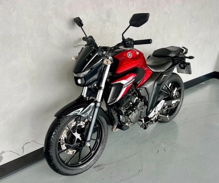 YAMAHA FZ25 250 FAZER CONNECTED 2024 Vermelho — foto 1 de 3