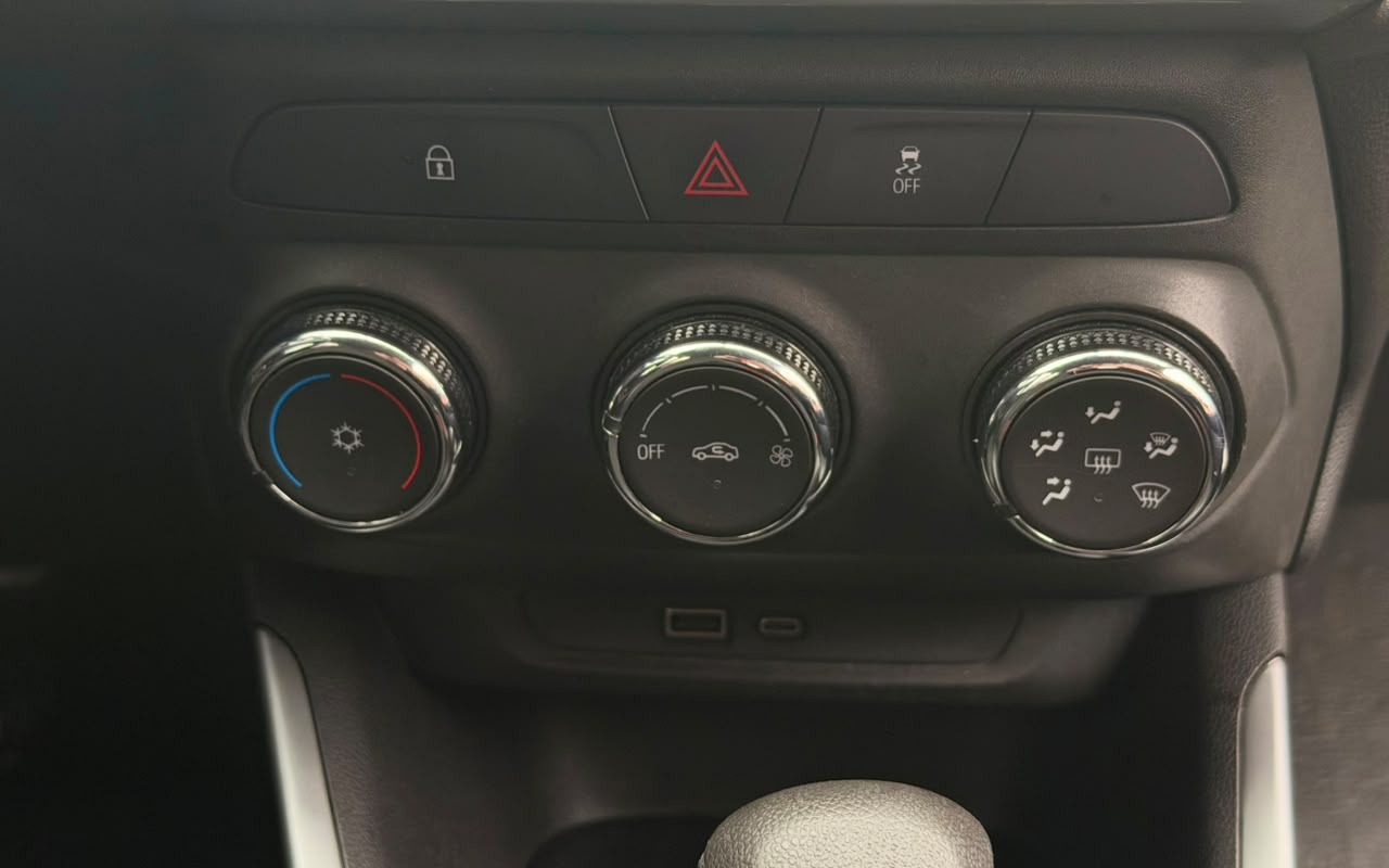 imagem-https://www.socarrao.com.br/sc-vehicle-images-prod/3760258/1789069777559-V2hhdHNBcHAgSW1hZ2UgMjAyNi0wOS0xMCBhdCAxNC41MS4xNiAoMikuanBlZw.jpeg