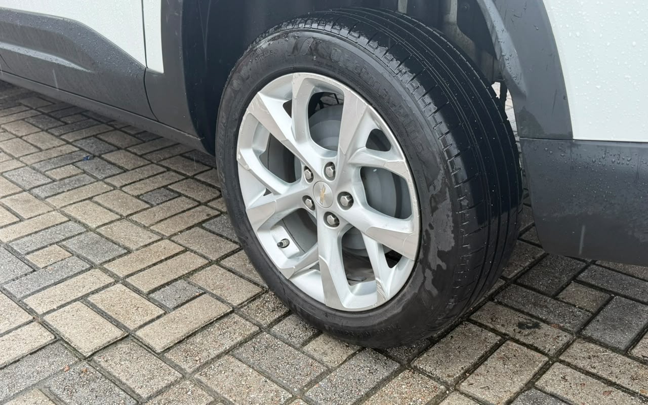 imagem-https://www.socarrao.com.br/sc-vehicle-images-prod/3760258/1789069778246-V2hhdHNBcHAgSW1hZ2UgMjAyNi0wOS0xMCBhdCAxNC41MS4xOCAoMykuanBlZw.jpeg