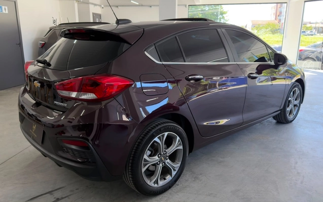 imagem-https://www.socarrao.com.br/sc-vehicle-images-prod/3760336/1789070051956-MDcyZGEyNzEtMzkzNi00NGZlLWJkY2QtOTNiNmY0M2Q2N2Y1LmpwZw.jpg