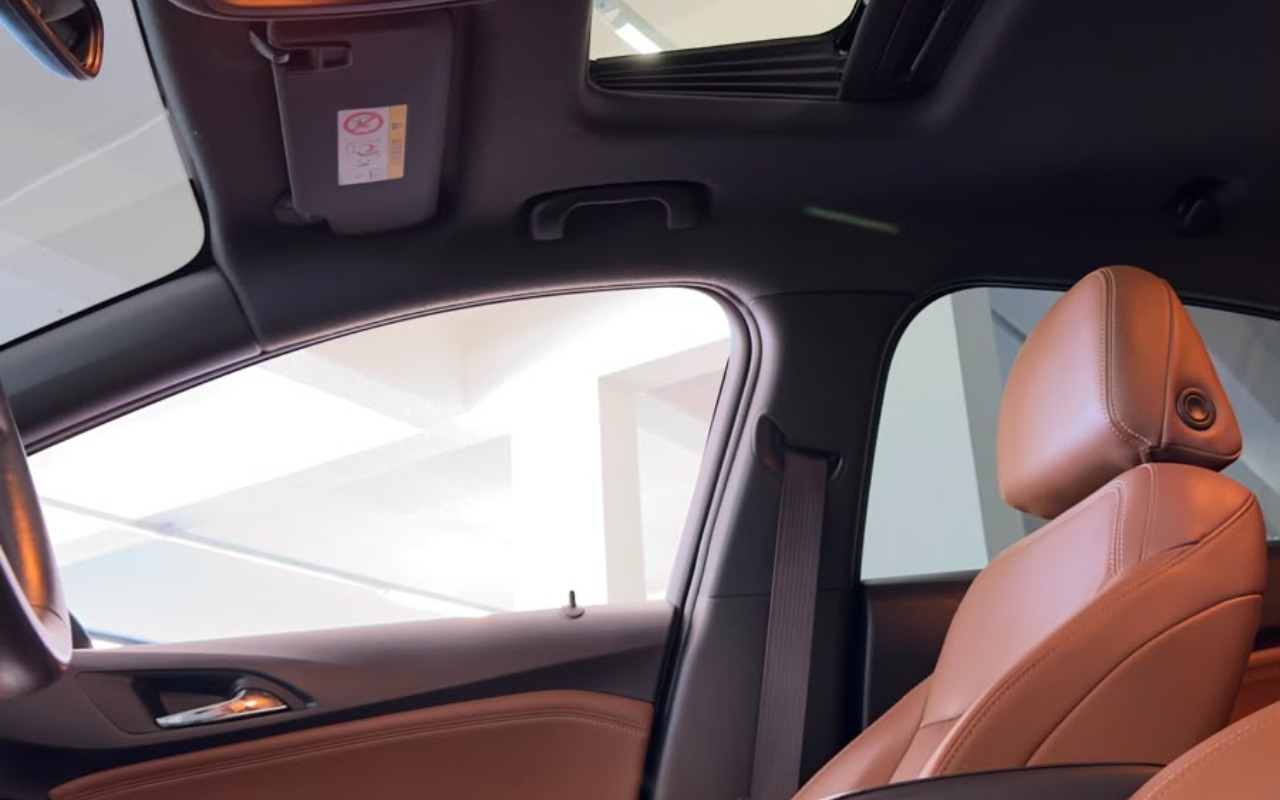 imagem-https://www.socarrao.com.br/sc-vehicle-images-prod/3760336/1789070052140-MTlkMzYxMTAtN2ZkNy00ZjAzLWJjMjItYjA2M2Y1NGFhODYyLmpwZw.jpg