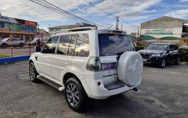 imagem-https://www.socarrao.com.br/sc-vehicle-images-prod/3760458/1792528126986-g1W06W3fknuswk8t9IqwIRBpcttCTJQc.jpg