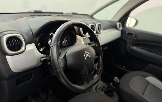 imagem-https://www.socarrao.com.br/sc-vehicle-images-prod/3760555/1789492921811-8462997_5_B_992aeefd81.jpeg