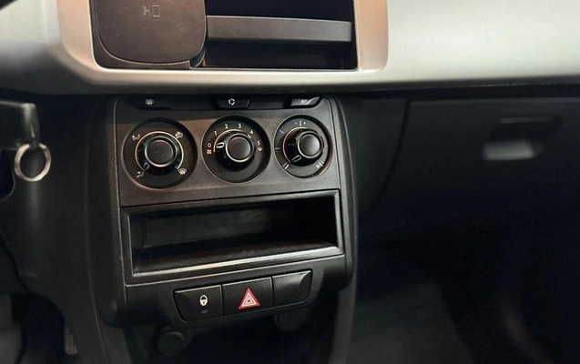 imagem-https://www.socarrao.com.br/sc-vehicle-images-prod/3760555/1789492921818-8462997_8_B_b4a98dd3a9.jpeg