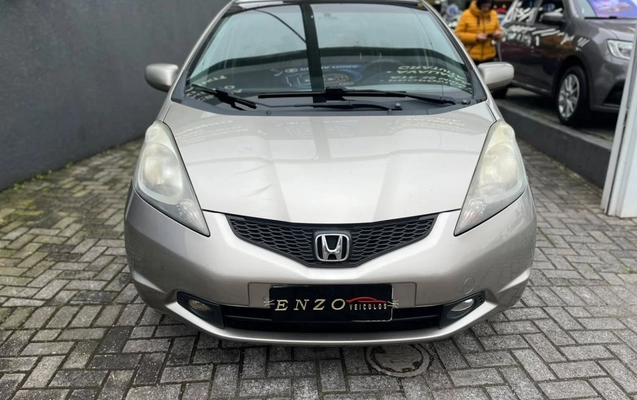imagem-https://www.socarrao.com.br/sc-vehicle-images-prod/3760605/1789764501043-vehicle_image_1789764464_a5674721590ee40ccfa01be2a989c67d.jpeg