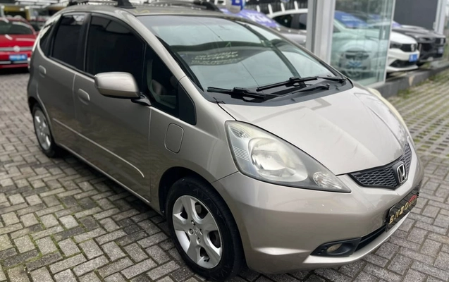 imagem-https://www.socarrao.com.br/sc-vehicle-images-prod/3760605/1789764501045-vehicle_image_1789764467_b8330cd97ccd083a3ebf7af49bcffb7a.jpeg