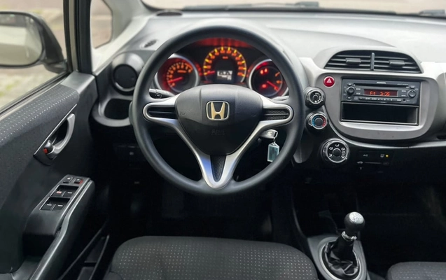 imagem-https://www.socarrao.com.br/sc-vehicle-images-prod/3760605/1789764501056-vehicle_image_1789764478_f46ccc85984cb9b77eea93ffcf9bf4c4.jpeg