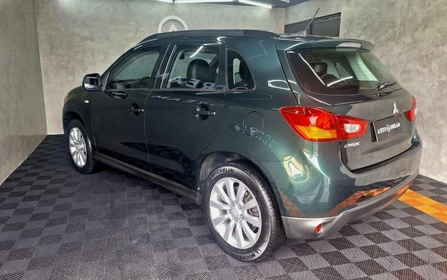 imagem-https://www.socarrao.com.br/sc-vehicle-images-prod/3760608/1789070622401-6706336_7_B_e4e95810c7.jpeg