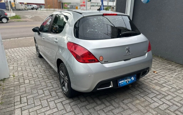 imagem-https://www.socarrao.com.br/sc-vehicle-images-prod/3760649/1789070733431-vehicle_image_1789070667_b846d4a3665b4793d7a44a8d744cca40.jpeg