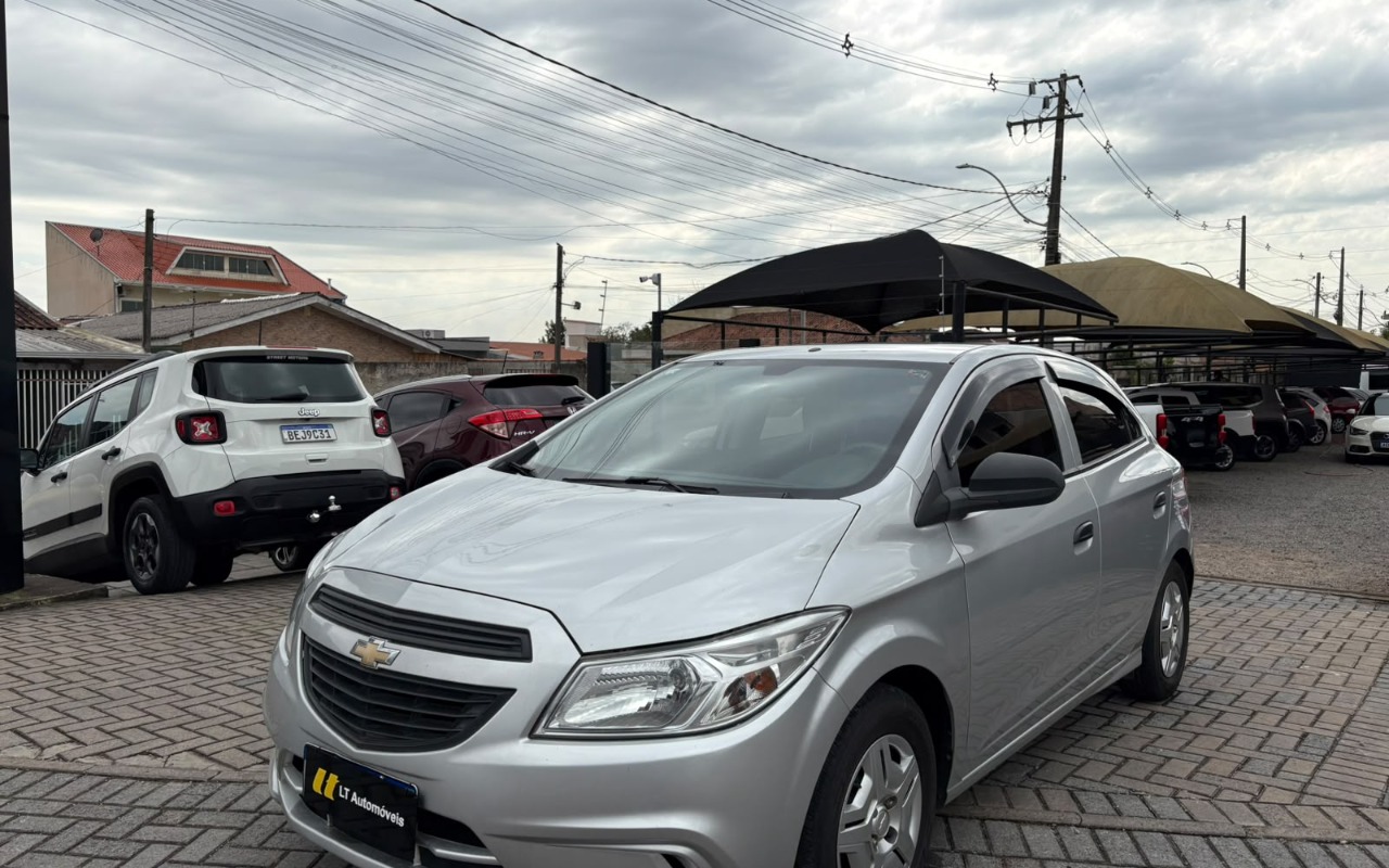 Chevrolet Onix 2018 Prata — foto 1 de 3