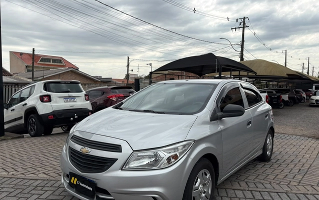 imagem-https://www.socarrao.com.br/sc-vehicle-images-prod/3760679/1789070825751-V2hhdHNBcHAgSW1hZ2UgMjAyNi0wOS0wOCBhdCAxMS4yMC40MSAoMSkuanBlZw.jpeg