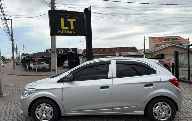 imagem-https://www.socarrao.com.br/sc-vehicle-images-prod/3760679/1789070825952-V2hhdHNBcHAgSW1hZ2UgMjAyNi0wOS0wOCBhdCAxMS4yMC40MSAoMikuanBlZw.jpeg