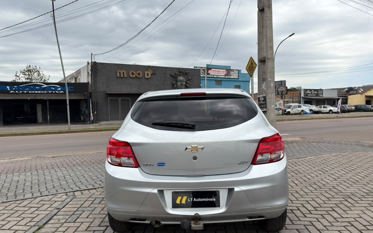 imagem-https://www.socarrao.com.br/sc-vehicle-images-prod/3760679/1789070826265-V2hhdHNBcHAgSW1hZ2UgMjAyNi0wOS0wOCBhdCAxMS4yMC40MiAoMSkuanBlZw.jpeg