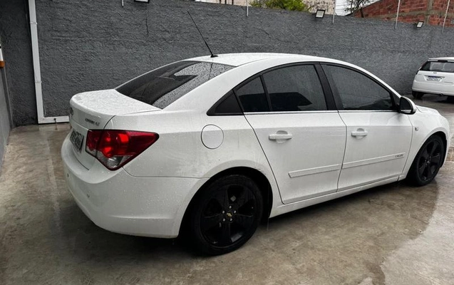 imagem-https://www.socarrao.com.br/sc-vehicle-images-prod/3760681/1789070828792-8454290_7_B_13e41debd1.jpeg