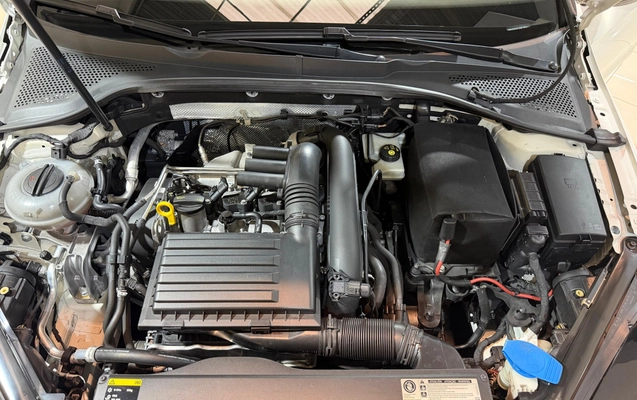 imagem-https://www.socarrao.com.br/sc-vehicle-images-prod/3760685/1789070834940-UaWsFAIojn81o8sD66y8aLmGr8qntm0E.jpg