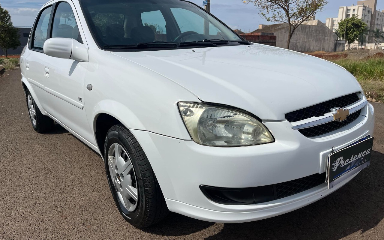 Chevrolet Classic 2013 Branco — foto 1 de 3