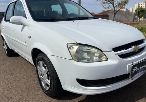 Chevrolet Classic 2013 Branco — foto 1 de 3