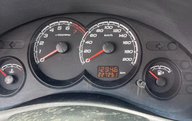 imagem-https://www.socarrao.com.br/sc-vehicle-images-prod/3760759/1789071180303-ZWRhZTkzODQtOWU1MC00MWNhLWEzYzctMTUzZTY4ZjU3M2NiLmpwZw.jpg
