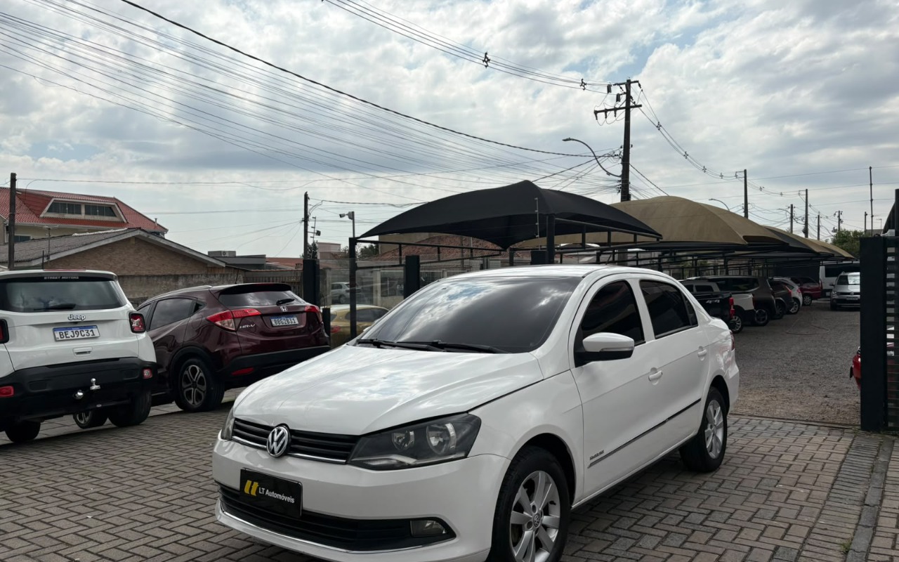 Volkswagen Voyage 2014 Branco — foto 1 de 3