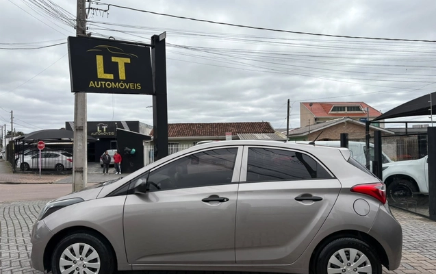 imagem-https://www.socarrao.com.br/sc-vehicle-images-prod/3760938/1789071770621-V2hhdHNBcHAgSW1hZ2UgMjAyNi0wOS0wOCBhdCAxMi4wNC4wOCAoMSkuanBlZw.jpeg