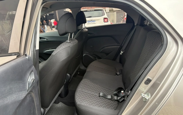 imagem-https://www.socarrao.com.br/sc-vehicle-images-prod/3760938/1789071771436-V2hhdHNBcHAgSW1hZ2UgMjAyNi0wOS0wOCBhdCAxMi4wNC4xMCAoMikuanBlZw.jpeg