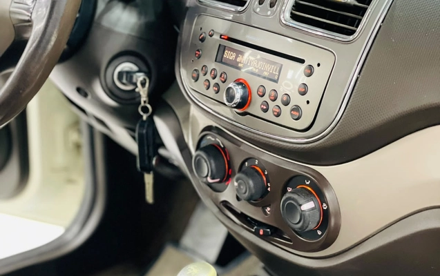 imagem-https://www.socarrao.com.br/sc-vehicle-images-prod/3761185/1789072372391-003_3fdb2ff3e8f362a8bbb9c2c4d5f3b120.jpeg