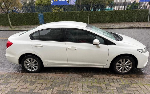 imagem-https://www.socarrao.com.br/sc-vehicle-images-prod/3761311/1789072895454-NS5qcGVn.jpeg