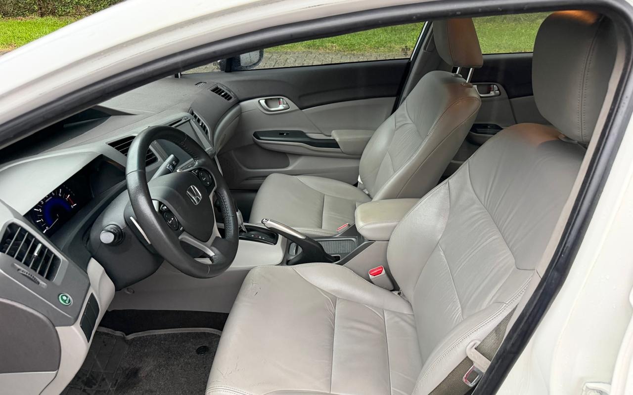 imagem-https://www.socarrao.com.br/sc-vehicle-images-prod/3761311/1789072895774-OS5qcGVn.jpeg