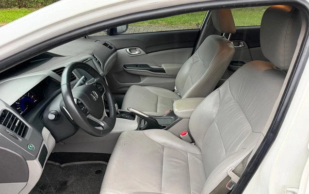 imagem-https://www.socarrao.com.br/sc-vehicle-images-prod/3761311/1789072895774-OS5qcGVn.jpeg