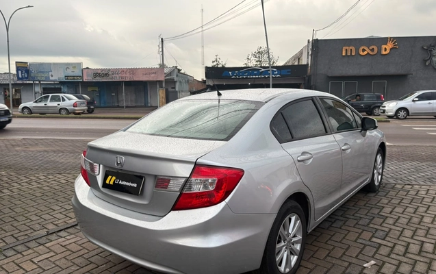 imagem-https://www.socarrao.com.br/sc-vehicle-images-prod/3761395/1789072783710-V2hhdHNBcHAgSW1hZ2UgMjAyNi0wOS0xMCBhdCAxMi4xOC4zOCAoMSkuanBlZw.jpeg