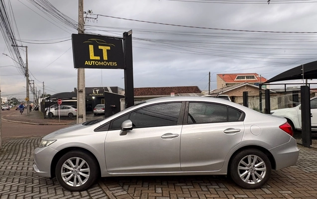 imagem-https://www.socarrao.com.br/sc-vehicle-images-prod/3761395/1789072784062-V2hhdHNBcHAgSW1hZ2UgMjAyNi0wOS0xMCBhdCAxMi4xOC4zNSAoMSkuanBlZw.jpeg