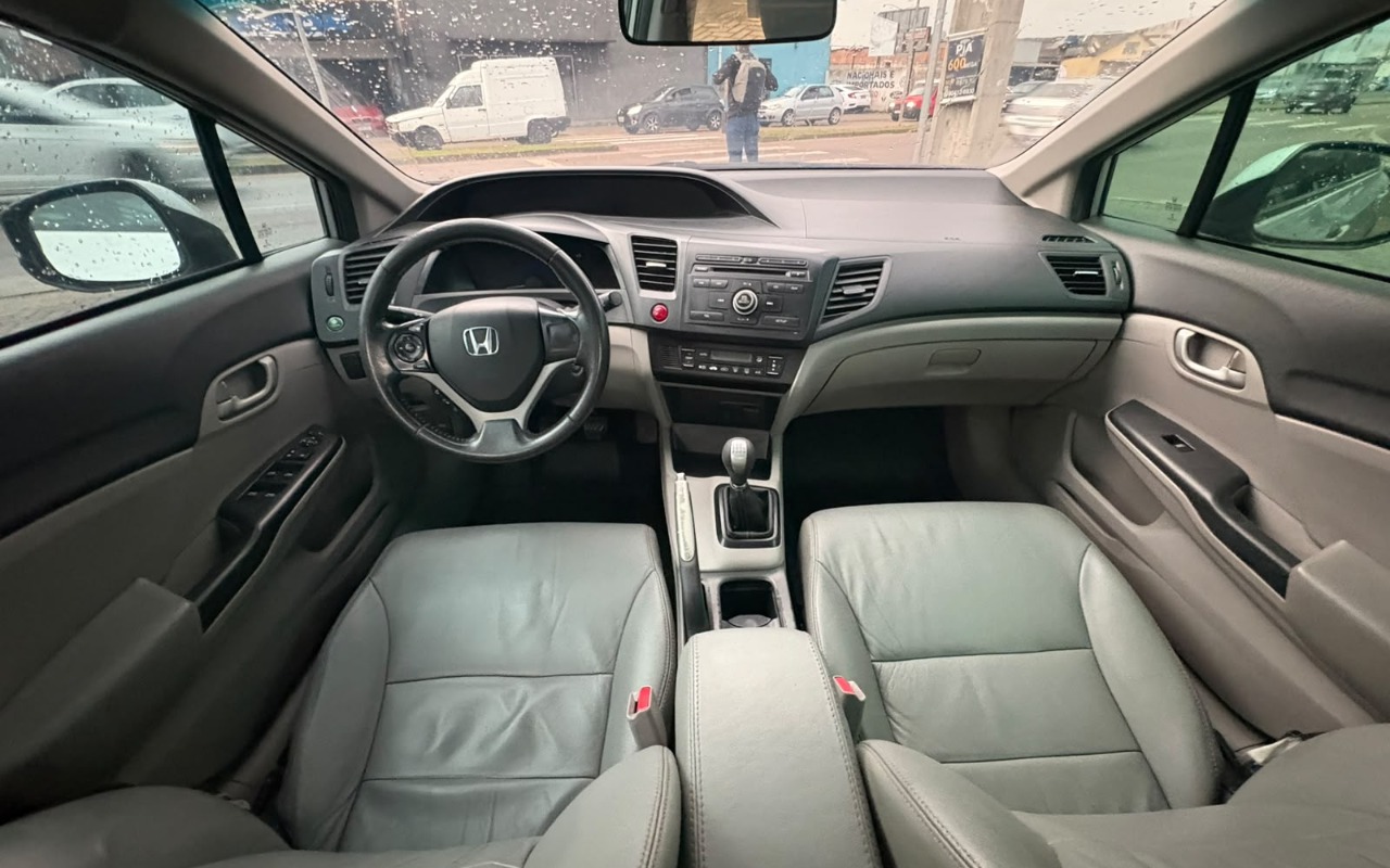 imagem-https://www.socarrao.com.br/sc-vehicle-images-prod/3761395/1789072784144-V2hhdHNBcHAgSW1hZ2UgMjAyNi0wOS0xMCBhdCAxMi4xOC4zNiAoMSkuanBlZw.jpeg