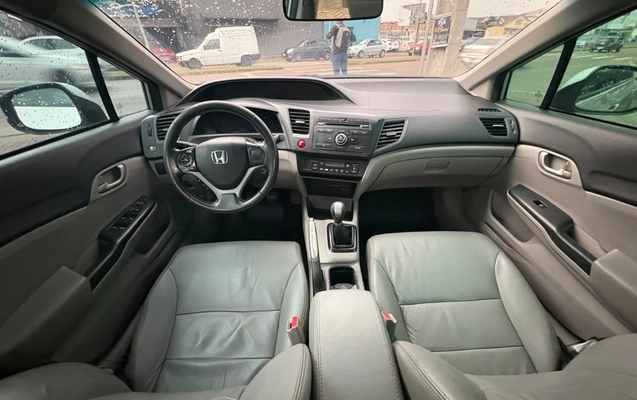 imagem-https://www.socarrao.com.br/sc-vehicle-images-prod/3761395/1789072784144-V2hhdHNBcHAgSW1hZ2UgMjAyNi0wOS0xMCBhdCAxMi4xOC4zNiAoMSkuanBlZw.jpeg