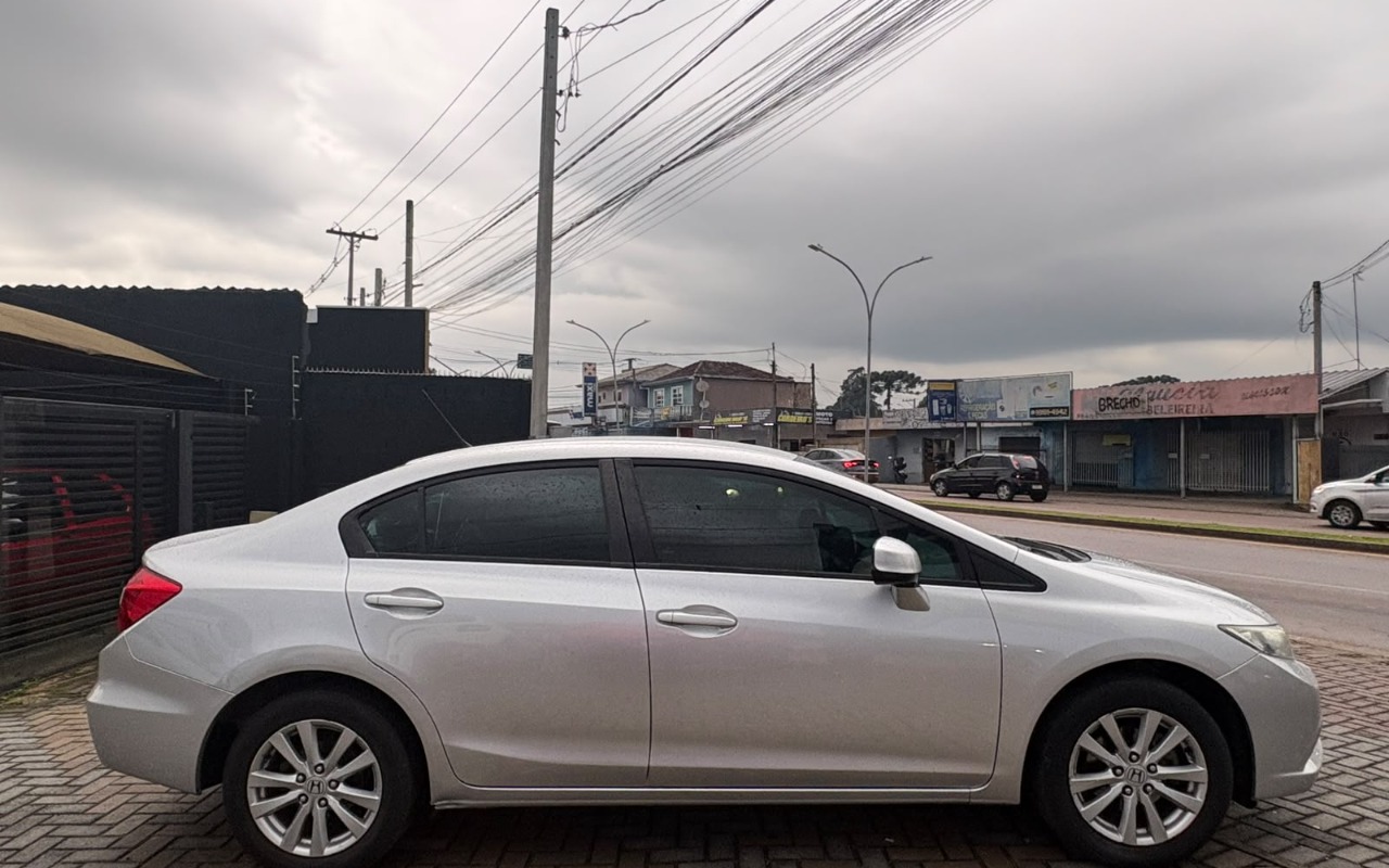 imagem-https://www.socarrao.com.br/sc-vehicle-images-prod/3761395/1789072784235-V2hhdHNBcHAgSW1hZ2UgMjAyNi0wOS0xMCBhdCAxMi4xOC4zNS5qcGVn.jpeg