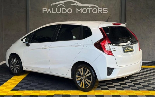 imagem-https://www.socarrao.com.br/sc-vehicle-images-prod/3761902/1789127117753-8436736_3_B_46cfb8b36e.jpeg