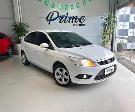 Ford Focus 2013 Branco — foto 1 de 3