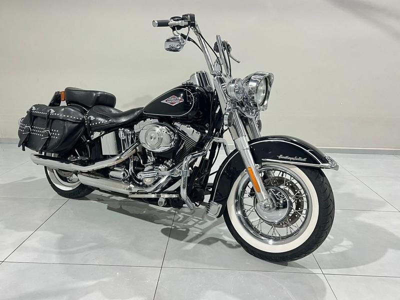 HARLEY-DAVIDSON HERITAGE SOFTAIL CLASSIC FLSTC  na cor Preto em Curitiba / PR - 37669