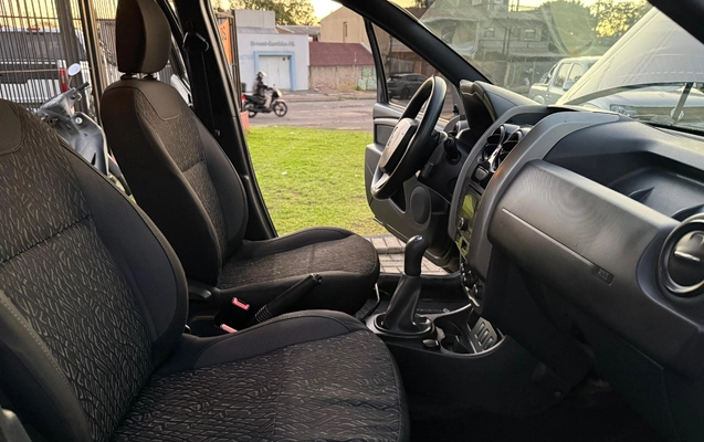 imagem-https://www.socarrao.com.br/sc-vehicle-images-prod/3767249/1789091805414-V2hhdHNBcHAgSW1hZ2UgMjAyNi0wOS0xMCBhdCAyMi4zMi4xNCAoNSkuanBlZw.jpeg