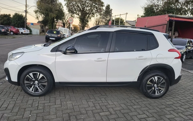 imagem-https://www.socarrao.com.br/sc-vehicle-images-prod/3767565/1789093259061-V2hhdHNBcHAgSW1hZ2UgMjAyNi0wOS0xMCBhdCAyMy4wNy4zMyAoMSkuanBlZw.jpeg