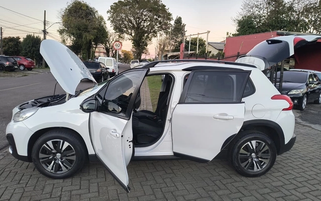 imagem-https://www.socarrao.com.br/sc-vehicle-images-prod/3767565/1789093259867-V2hhdHNBcHAgSW1hZ2UgMjAyNi0wOS0xMCBhdCAyMy4wNy40NyAoMSkuanBlZw.jpeg