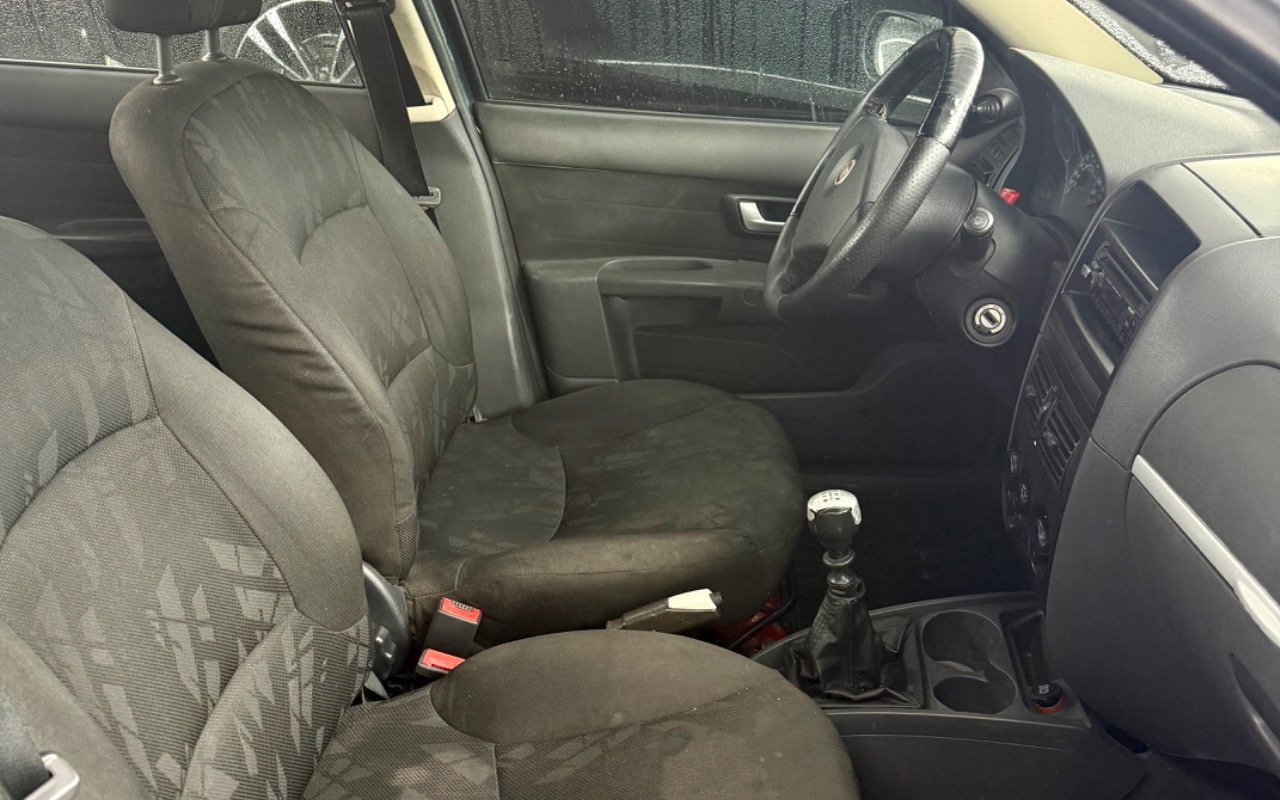 imagem-https://www.socarrao.com.br/sc-vehicle-images-prod/3769725/1789102018728-SU1HXzQyNjEuanBlZw.jpeg